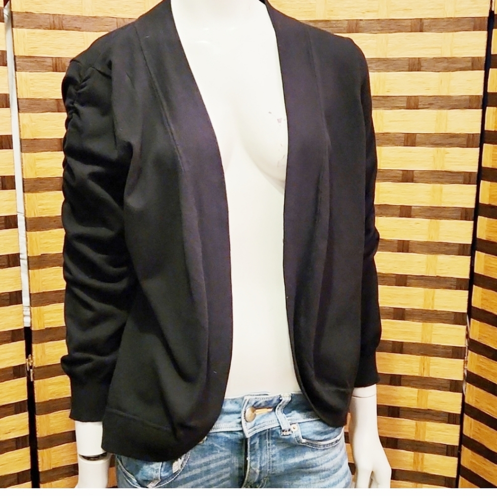 Peter Nygard waist cardigan